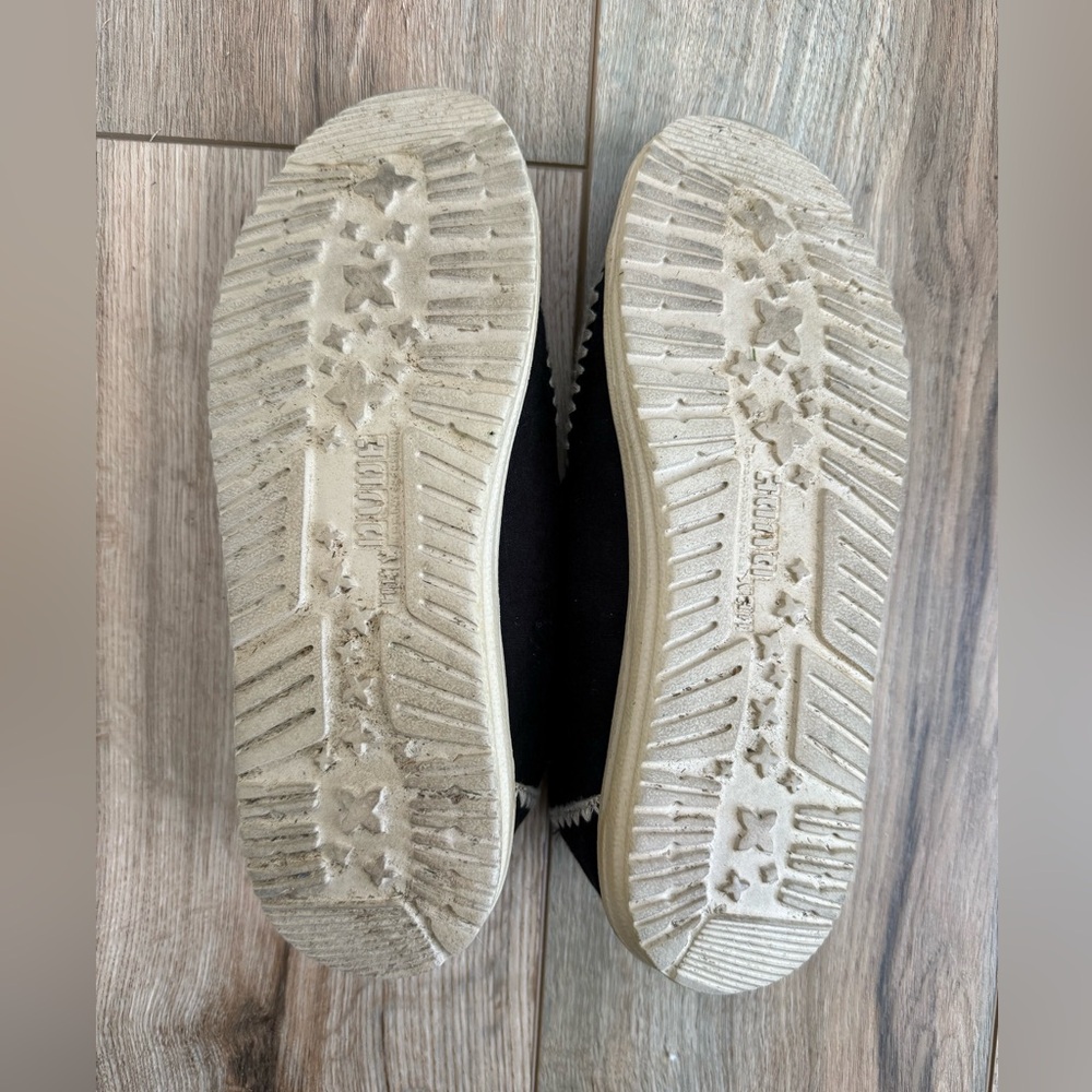 Hey Dude Women’s Black and Tan Crochet Shoes - Picture 6 of 6